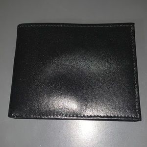 Men leather small tin Wallet. NWT